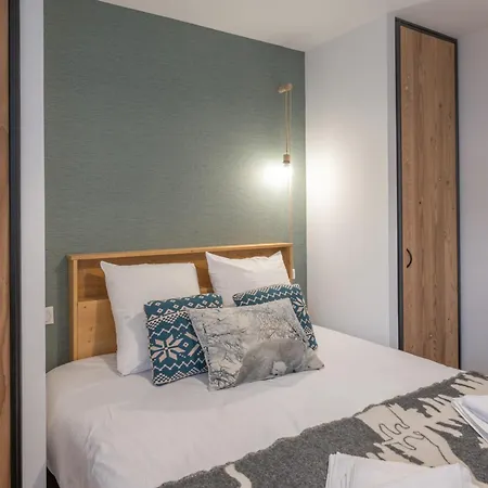 De Luxe, Centre Alpe D'huez, 3 Chambres, Acces Direct Pistes, Parking Inclus - Fr-1-645-84