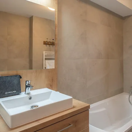 Appartement De Luxe, Centre Alpe D'huez, 3 Chambres, Acces Direct Pistes, Parking Inclus - Fr-1-645-84