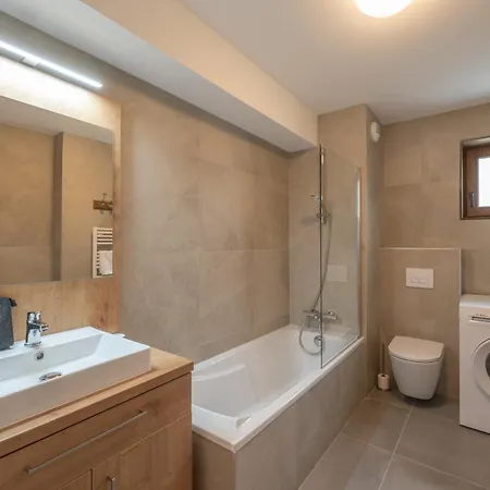 De Luxe, Centre Alpe D'huez, 3 Chambres, Acces Direct Pistes, Parking Inclus - Fr-1-645-84 * Huez